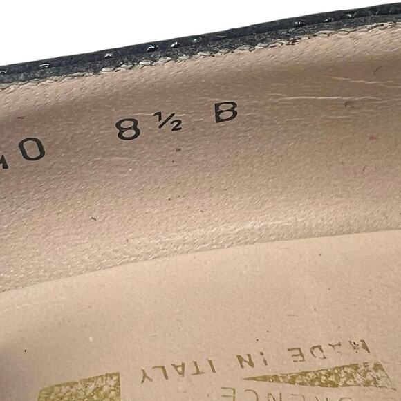 Vintage Salvatore Ferragamo Women’s Blue Textured Kitten Heel Size US 8.5 B - Picture 10 of 12